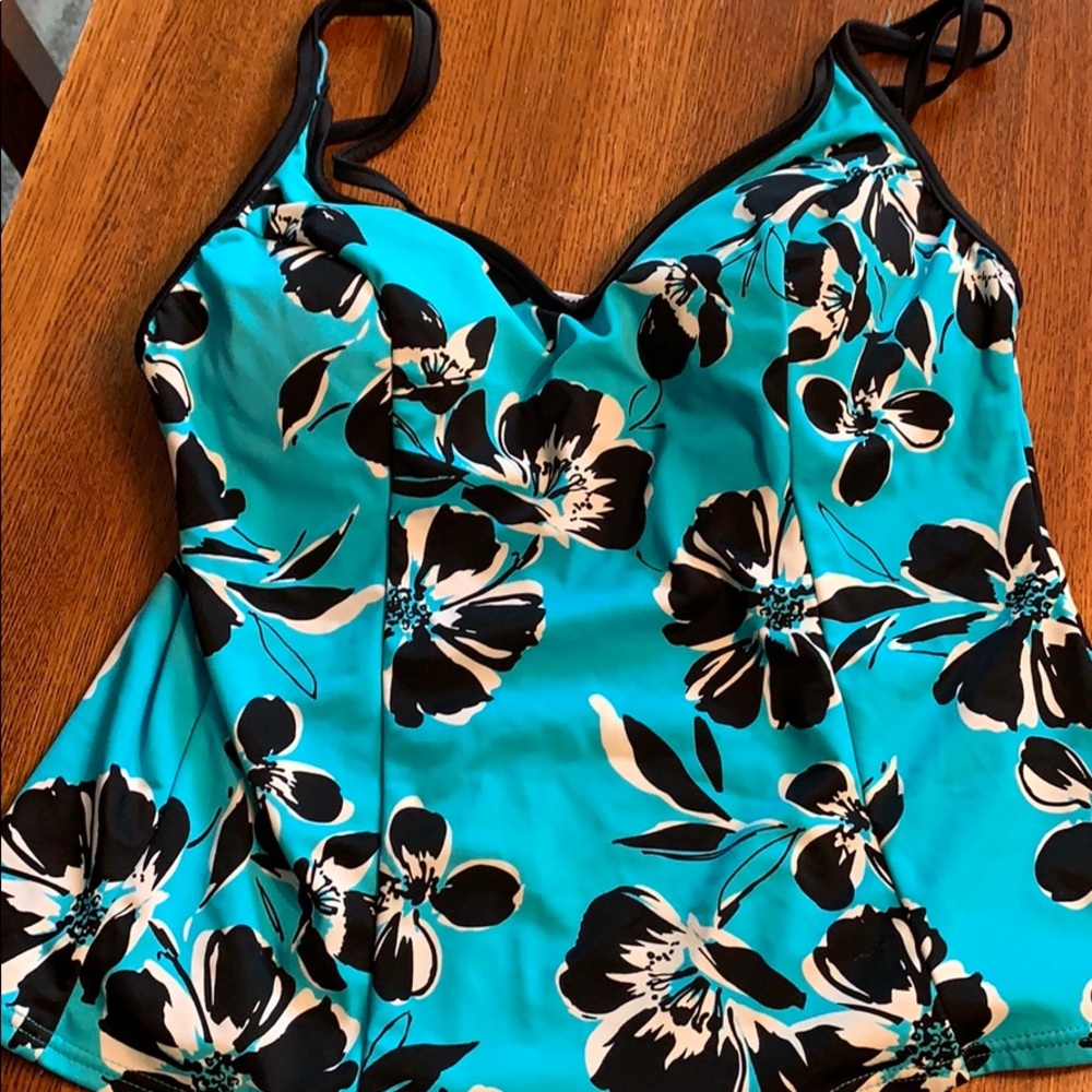 EUC Miracle Suit tankini top.